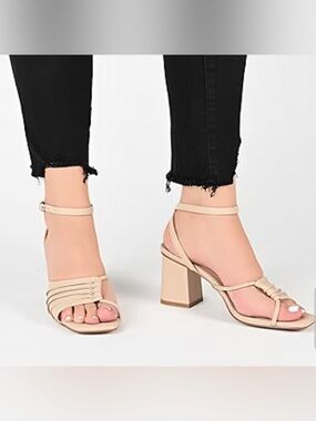 NWOT Journee Collection Shillo Womens Round Open Toe Block Heel Pumps